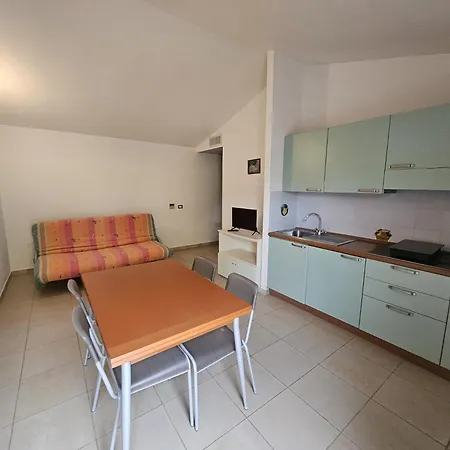 Apartmanhotel Stella Dell'est 3*