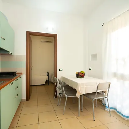 Stella Dell'est Lägenhetshotell 3*